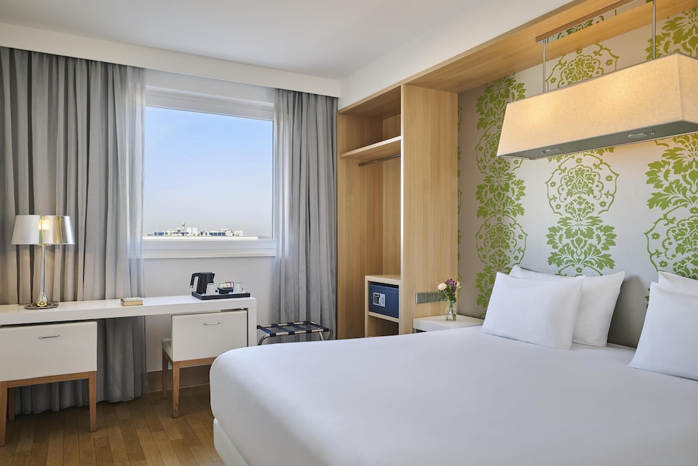 Top Hotels Near MHP Arena for Josiah Queen's 2026 Show in Ludwigsburg, Germany