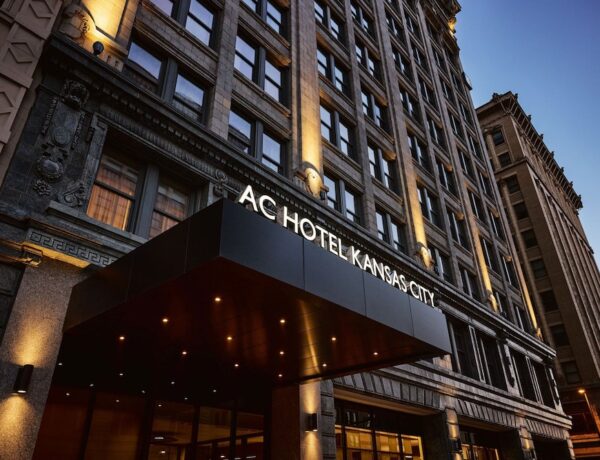 Best Hotels Near T-Mobile Center in Kansas City, Missouri