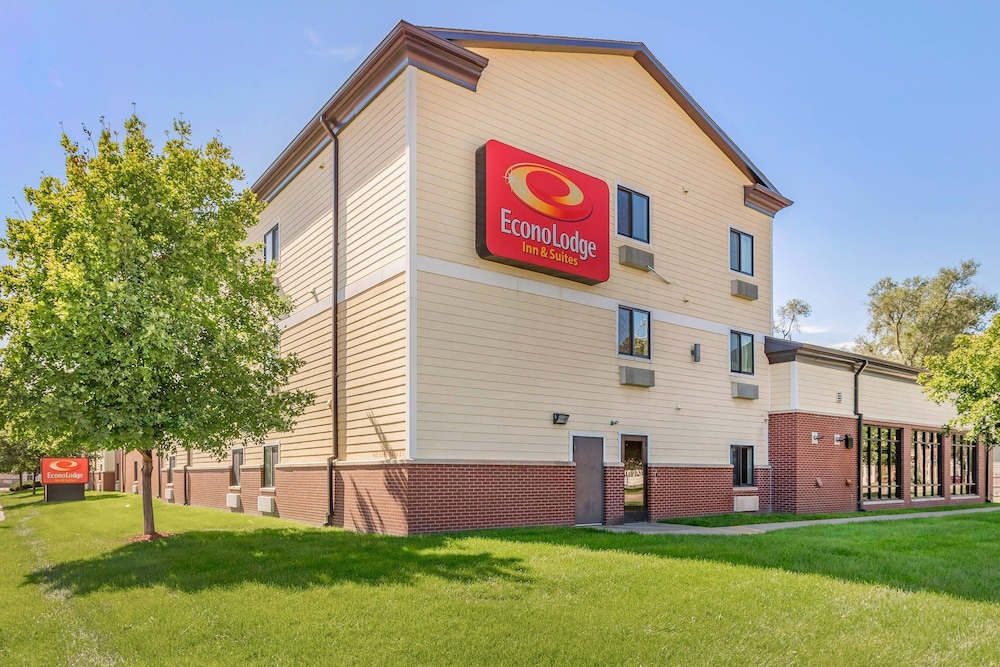 5 Best Des Moines Hotels for the Josiah Queen Tour Fair Night