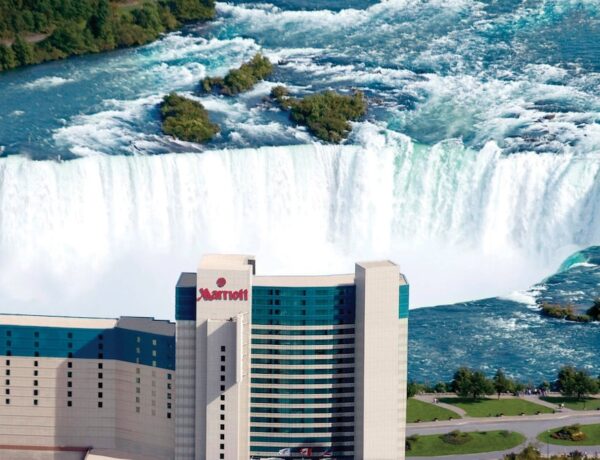 Best Hotels Near the Misty City Music Festival 2026 in Niagara Falls, Ontario for Jon Pardi Tour Fans