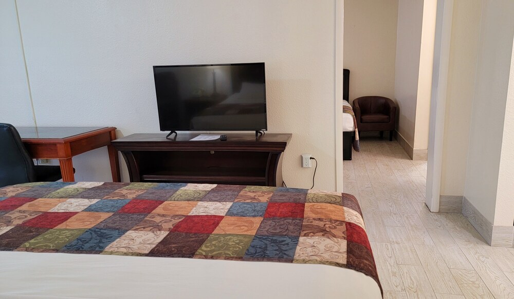 Simple Rewards Inn, one of the budget-friendly Hilton Head hotels, in Hilton Head Island, South Carolina