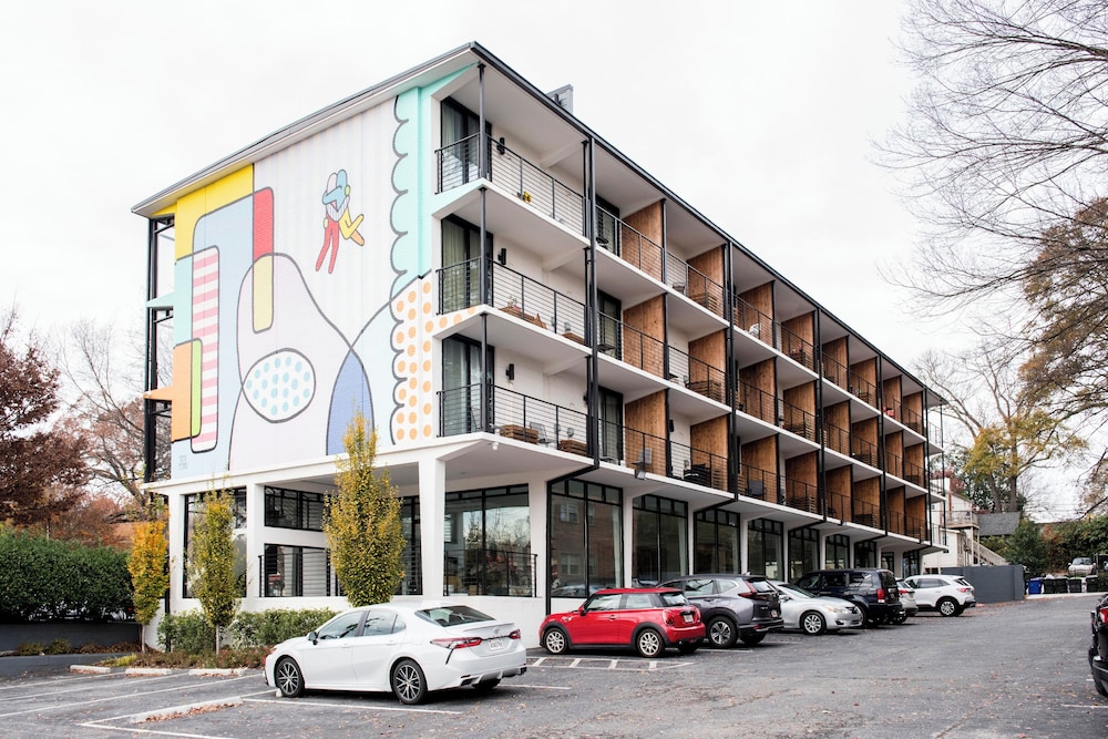 Apartment-style suite with full kitchen at one of the best extended stay hotels Atlanta offers