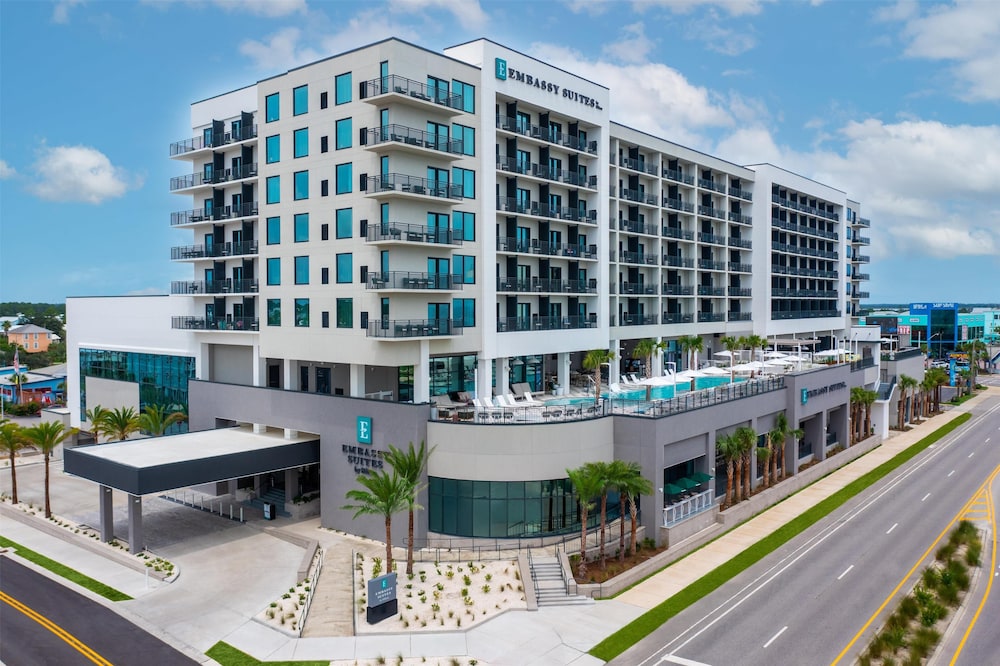 Embassy Suites by Hilton Gulf Shores Beach Resort, one of the top gulf shores hotels, an all-suite beachfront tower near the sand