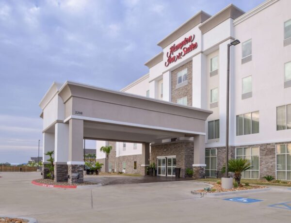 Exterior of the Hampton Inn & Suites Port Aransas, one of the newer port aransas hotels on Mustang Island