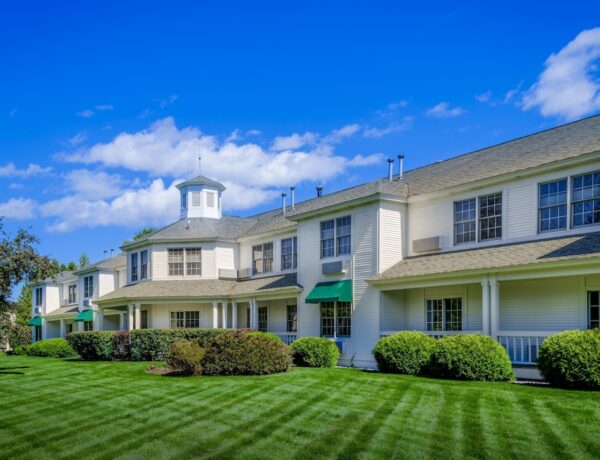 Waterfront view of the best Door County hotels along the Lake Michigan peninsula in Wisconsin