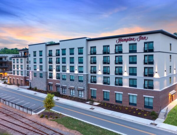 Exterior of the Hampton Inn Blue Ridge, one of the top Blue Ridge GA hotels, in Blue Ridge, Georgia
