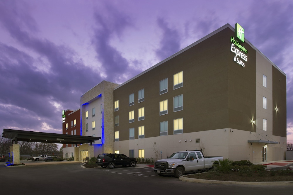 Exterior of Holiday Inn Express & Suites New Braunfels by IHG, one of the best new braunfels hotels near the river