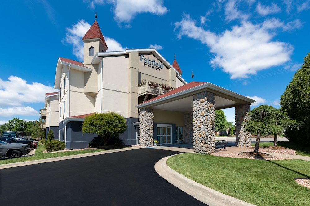 Exterior of Fairfield Inn and Suites by Marriott Frankenmuth, one of the best frankenmuth hotels on South Main Street